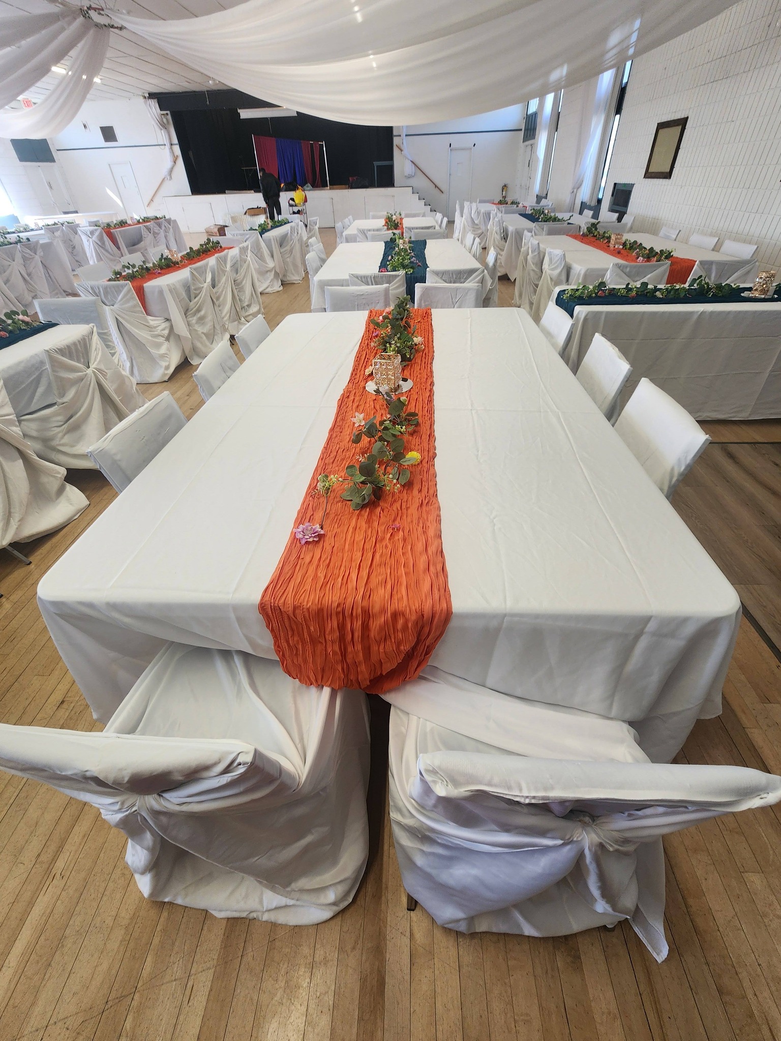 Heffley Creek wedding decor
