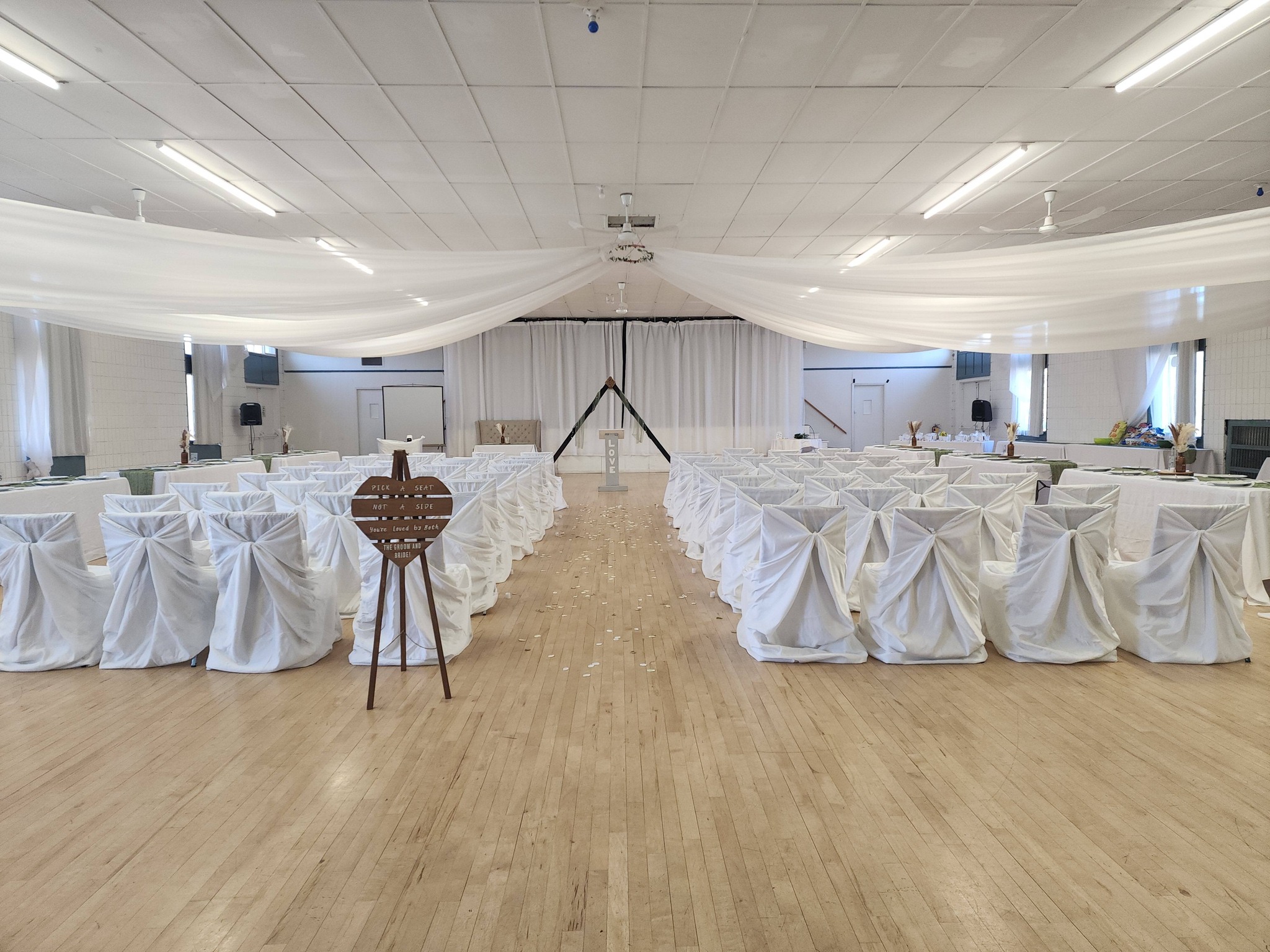 Heffley Creek more wedding decor