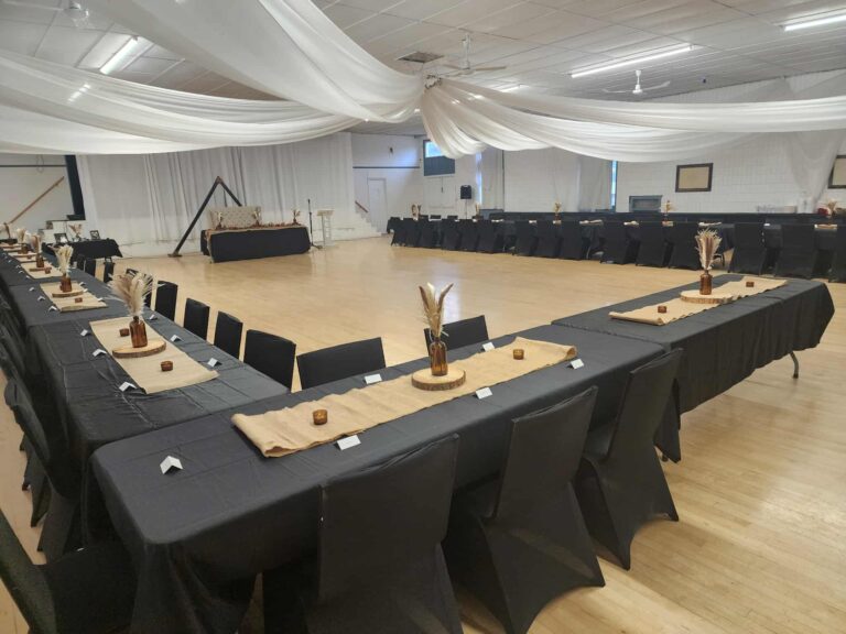 Heffley Creek wedding tables for a dinner